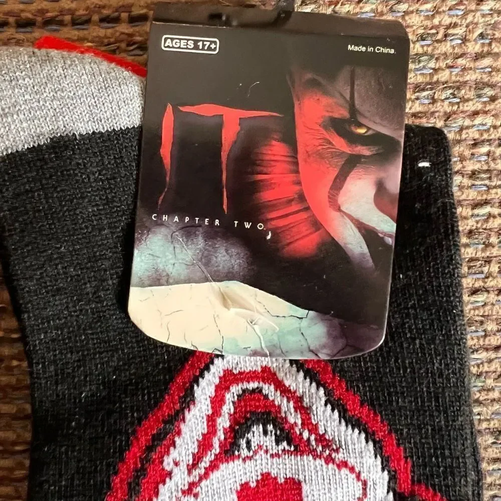 Official IT Pennywise the Clown crew Socks Adult Horror Movie 8-12 NEW! Set of 2